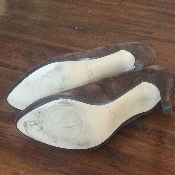 Max Studio Brown Suede heels 6.5 - Picture 4 of 4